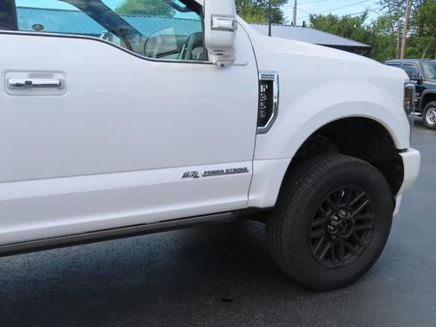 Used 2017 Ford F350 Platinum w/ Platinum Ultimate Package AWD/4WD image 25