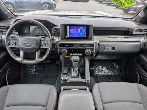 Used 2024 Toyota Tacoma SR5 w/ SR5 Upgrade Package AWD/4WD image 16
