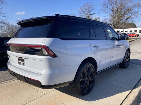 New 2025 Lincoln Navigator Black Label AWD/4WD image 3