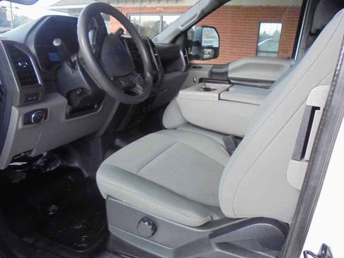 Used 2022 Ford F450 XL w/ Power Equipment Group image 7