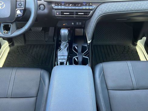 Used 2025 Toyota Camry XLE w/ Premium Plus Package FWD image 14