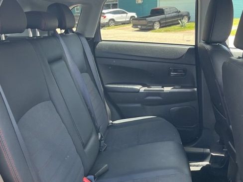Used 2025 Mitsubishi Outlander Sport SE AWD/4WD image 9