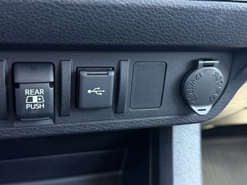 Certified 2022 Toyota Tacoma SR5 image 20