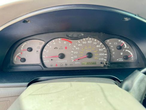 Used 2003 Toyota Sequoia SR5 RWD image 10