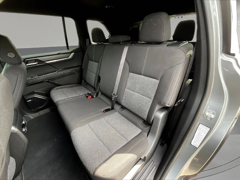Used 2025 GMC Acadia Elevation AWD/4WD image 25