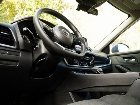 Used 2022 Nissan Rogue SV AWD/4WD image 11