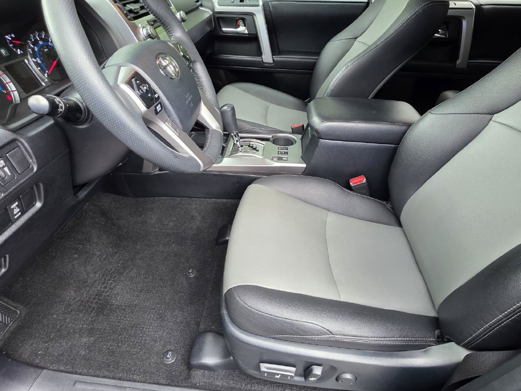 Used 2017 Toyota 4Runner SR5 Premium RWD image 8