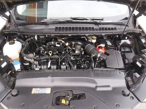 Used 2024 Ford Edge SEL image 11