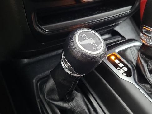 Used 2023 Jeep Gladiator Willys image 22