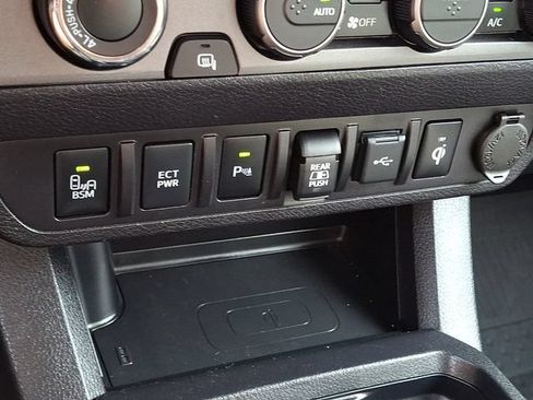 Certified 2023 Toyota Tacoma TRD Off-Road w/ Technology Package AWD/4WD image 23