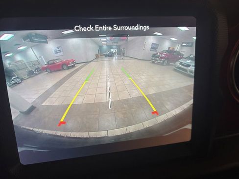 Used 2022 Jeep Wrangler Unlimited Rubicon w/ Steel Bumper Group AWD/4WD image 18