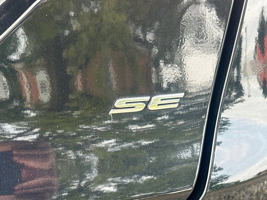 Used 2016 Ford Fusion SE FWD image 4