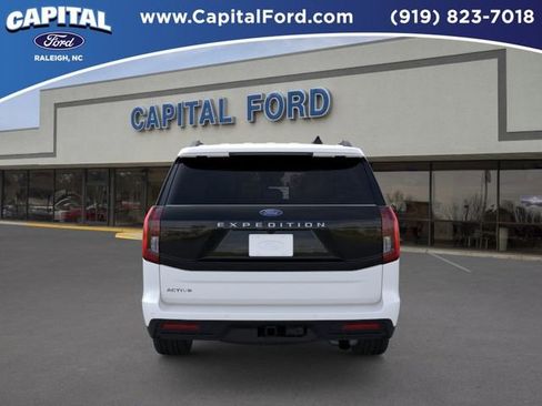 New 2026 Ford Expedition Active RWD image 5