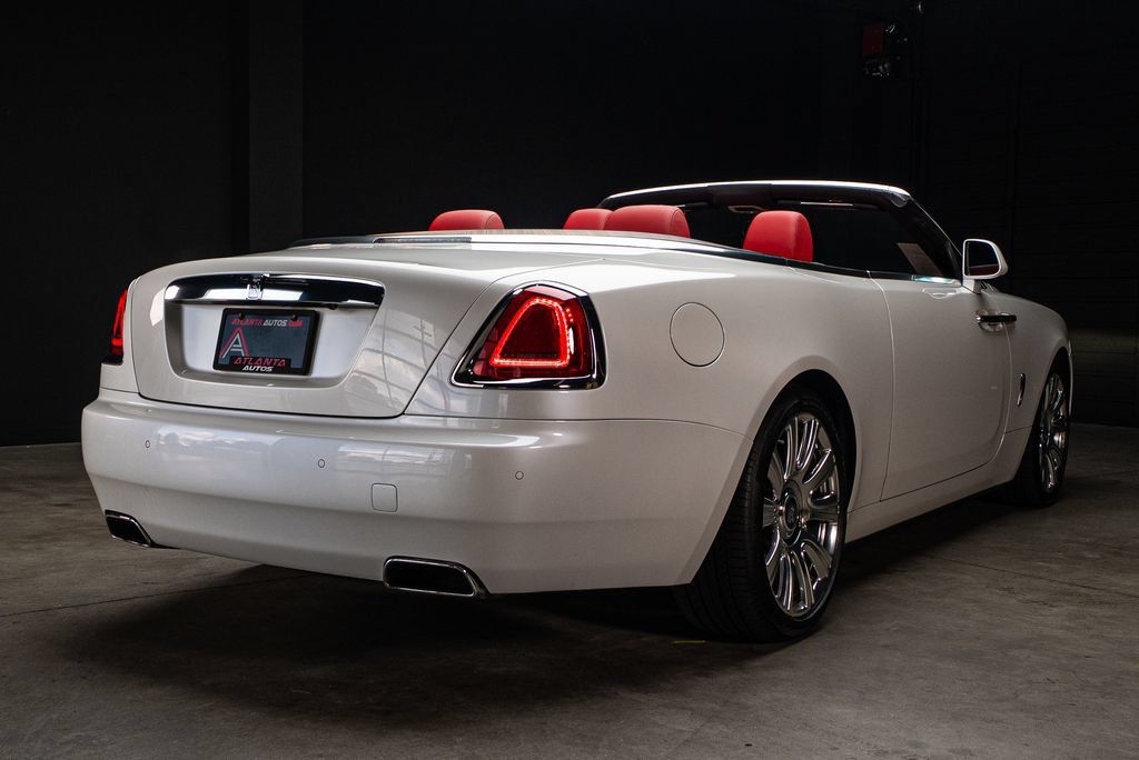 Used 2016 Rolls-Royce Dawn RWD image 21