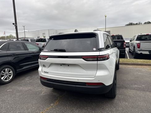 Used 2022 Jeep Grand Cherokee Altitude image 18