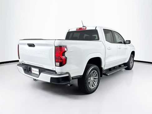 Used 2024 Chevrolet Colorado LT RWD image 2