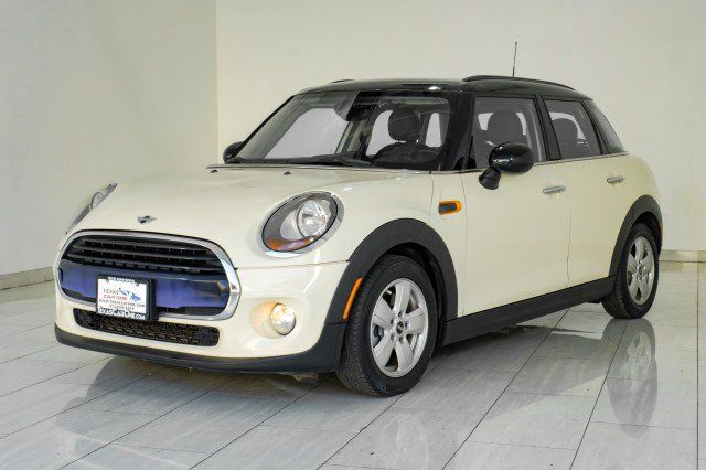 Used 2016 MINI Cooper 4-Door Hardtop FWD image 4