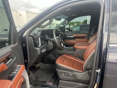Used 2024 GMC Sierra 2500 Denali Ultimate w/ Max Trailering Package AWD/4WD image 4
