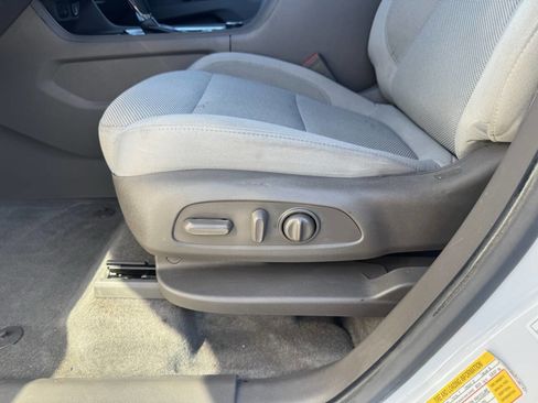Used 2018 Chevrolet Traverse LT image 17
