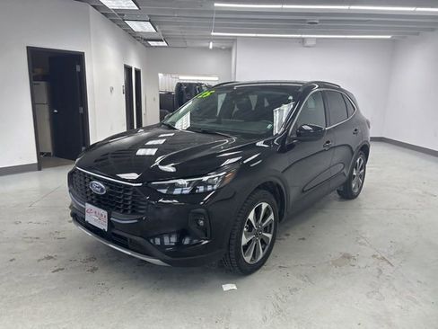 Used 2025 Ford Escape Platinum AWD/4WD image 6