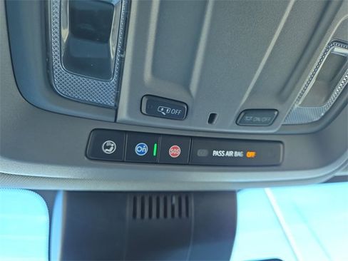 Used 2022 Chevrolet Silverado 1500 Custom image 25