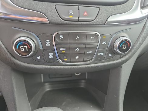 Used 2024 Chevrolet Equinox LT AWD/4WD image 25