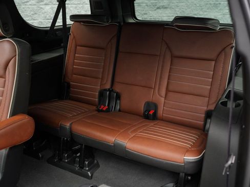 Used 2023 GMC Yukon XL Denali Ultimate image 25