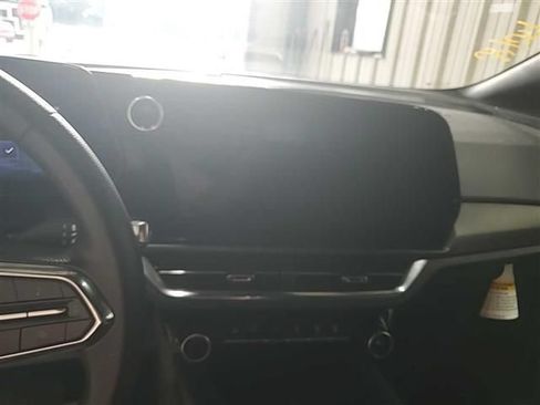 Used 2025 Chevrolet Equinox EV LT FWD image 14