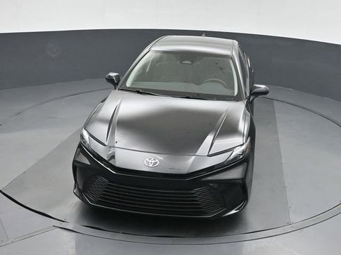 Used 2025 Toyota Camry LE image 35