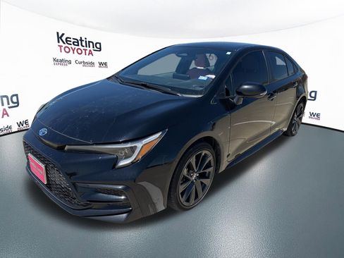 Certified 2025 Toyota Corolla SE image 3