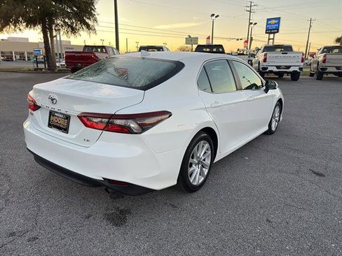 Used 2024 Toyota Camry LE image 7