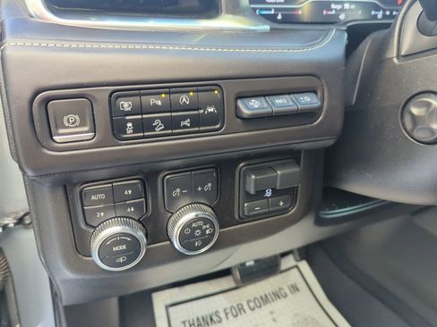 Used 2023 GMC Yukon Denali Ultimate image 27