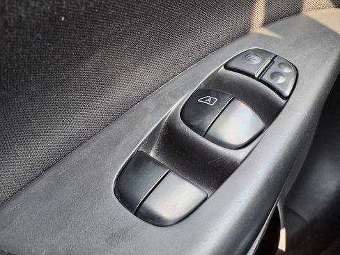 Used 2019 Nissan Sentra SV FWD image 13