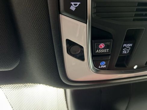 Used 2025 Acura RDX A-Spec image 11