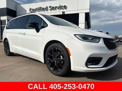 Used 2025 Chrysler Pacifica Limited