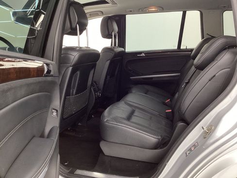 Used 2011 Mercedes-Benz GL 550 4MATIC image 23
