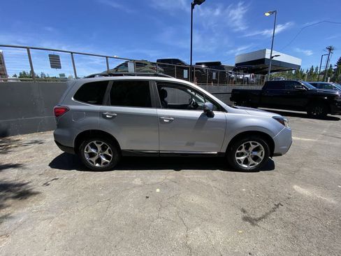 Used 2017 Subaru Forester 2.5i Touring w/ Popular Package #2 AWD/4WD image 7