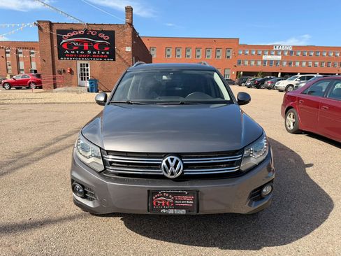 Used 2012 Volkswagen Tiguan S image 8