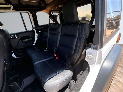 Used 2018 Jeep Wrangler Unlimited Sport S AWD/4WD image 22