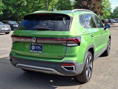 Used 2025 Volkswagen Taos SE w/ Panoramic Sunroof Package AWD/4WD image 10