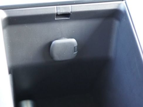 Used 2025 Toyota Camry SE w/ Multimedia Upgrade Package FWD image 27