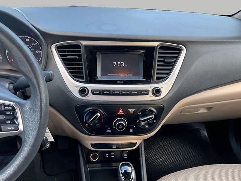 Used 2022 Hyundai Accent SE FWD image 7