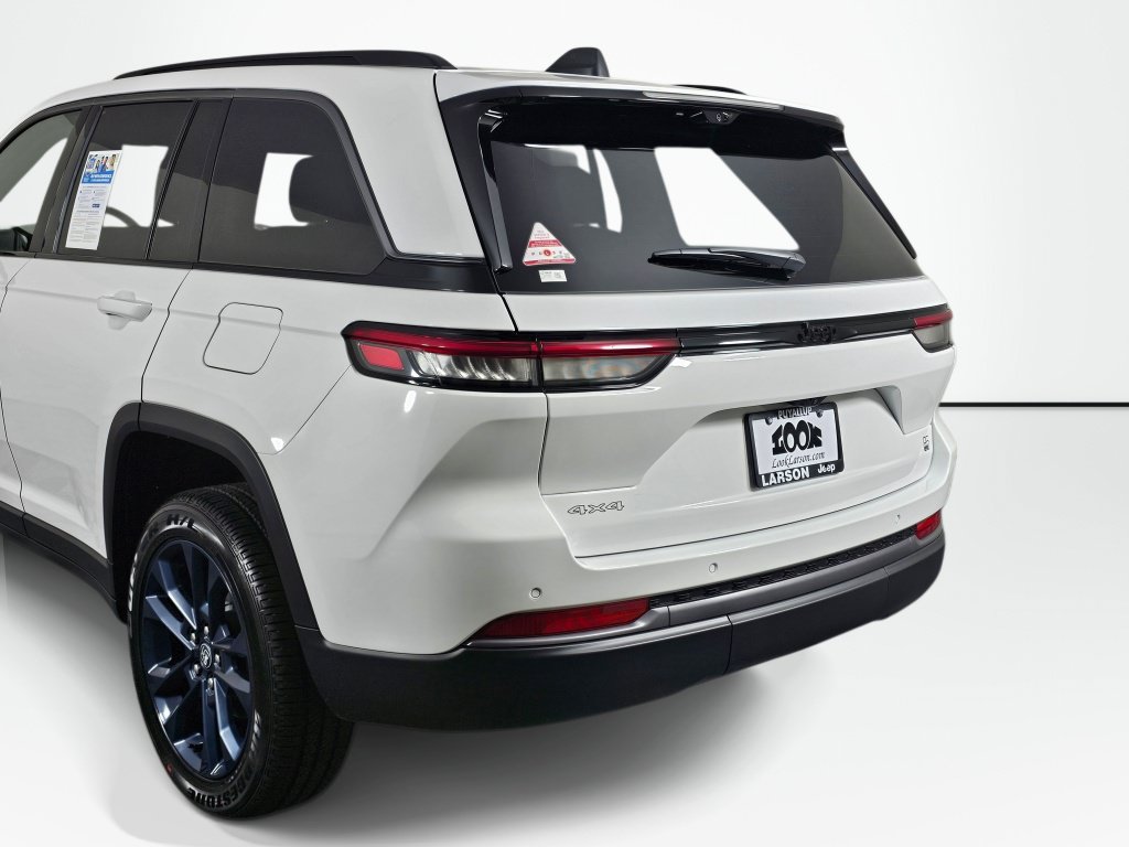 New 2026 Jeep Grand Cherokee Limited AWD/4WD image 16
