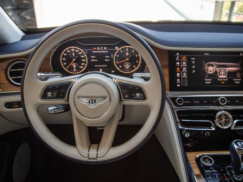 Used 2024 Bentley Flying Spur Azure AWD/4WD image 13