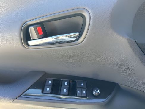 Used 2018 Toyota Prius Four image 27