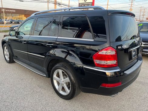 Used 2009 Mercedes-Benz GL 320 BlueTEC 4MATIC image 3