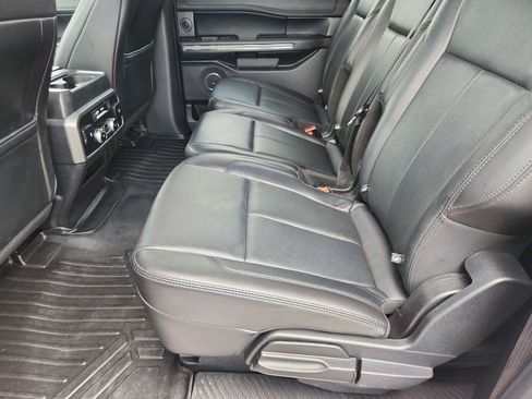 Used 2018 Ford Expedition Max XLT w/ Equipment Group 202A RWD image 25