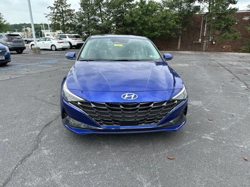 Used 2023 Hyundai Elantra Limited FWD image 2
