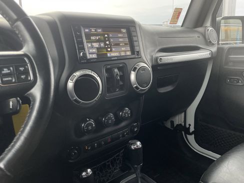 Used 2017 Jeep Wrangler Unlimited Sahara w/ Max Tow Package image 22