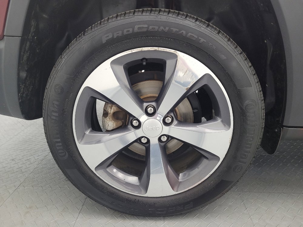 Used 2019 Jeep Cherokee Limited FWD image 31